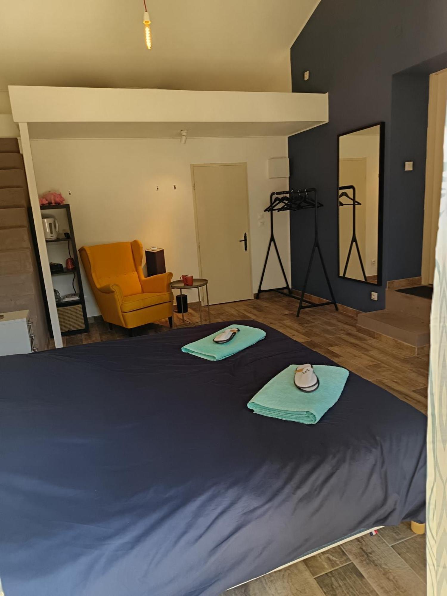 Chambre Le Luc En Provence Exterior photo